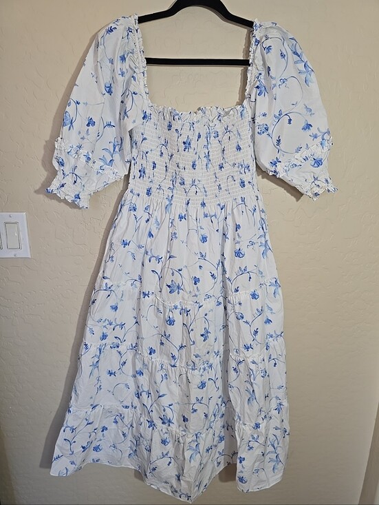 Hill House Dresses & Skirts - Hill House Home Nesli Nap Blue Floral Smocked Midi Dress Womens Size M